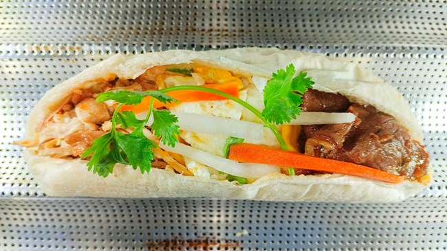 Tiệm Bánh Mì 611