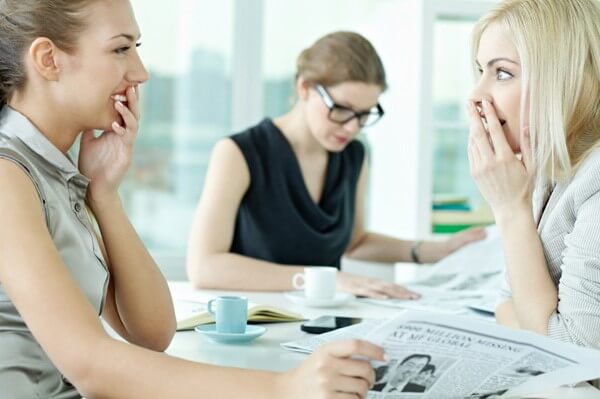 Bạn dần dần bị xa lánh và cô lập