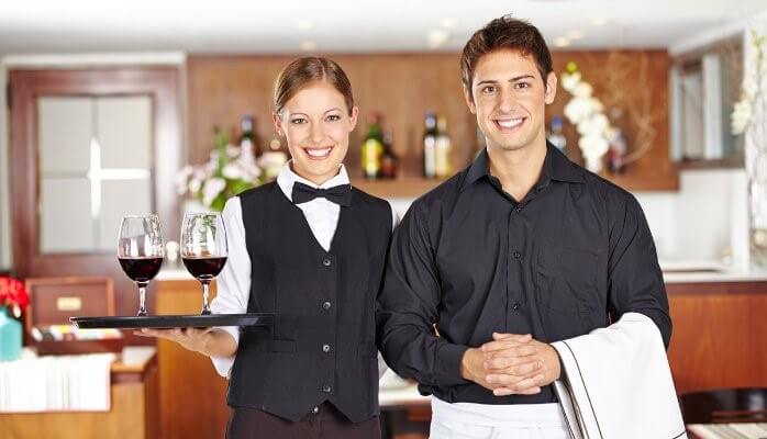 Làm dịch vụ phải có lòng mến khách - alojob.vn 